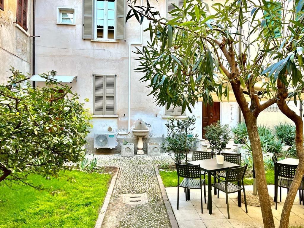 Capitolium Ad Bed & Breakfast Brescia Bagian luar foto