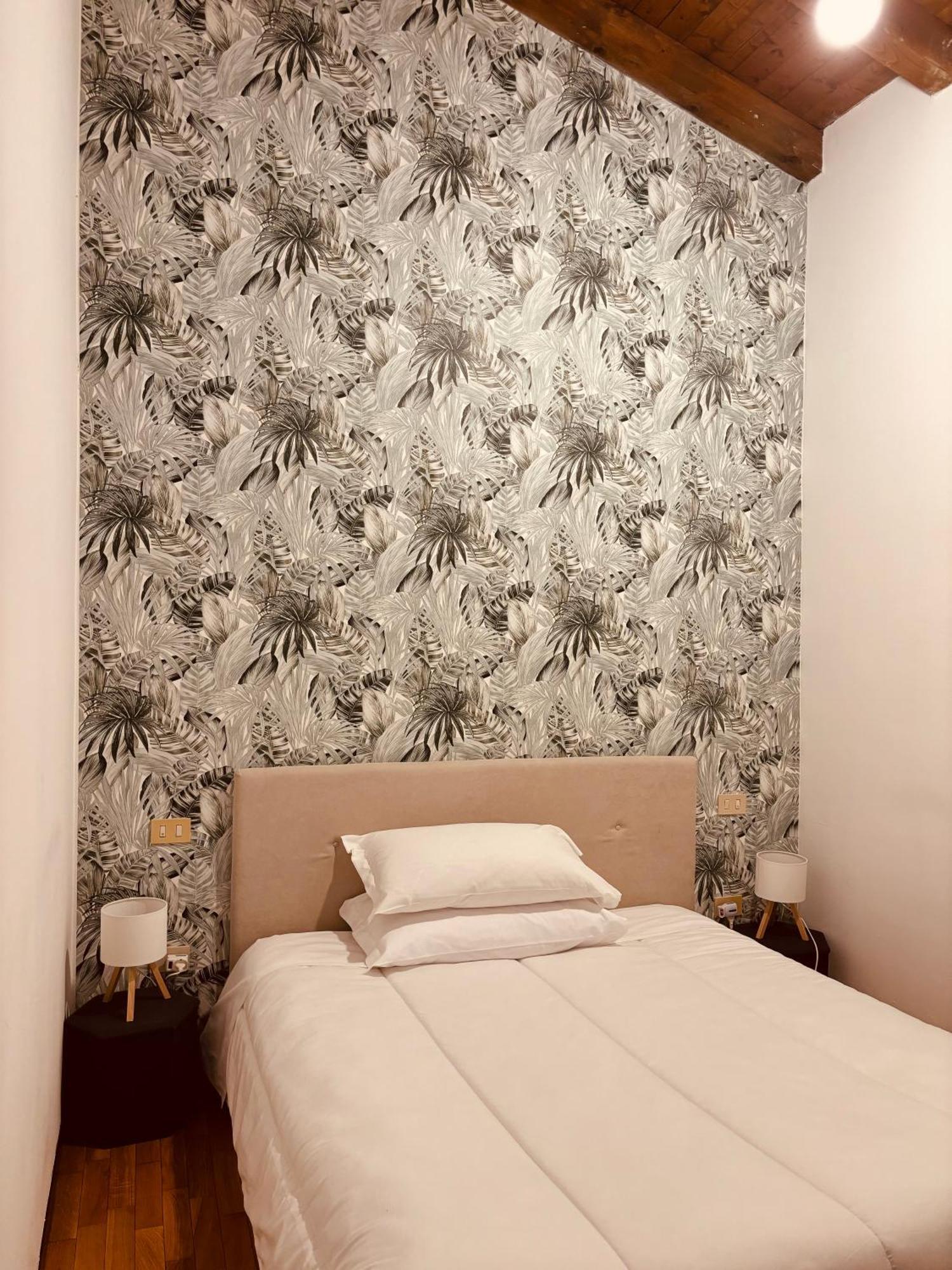 Capitolium Ad Bed & Breakfast Brescia Bagian luar foto